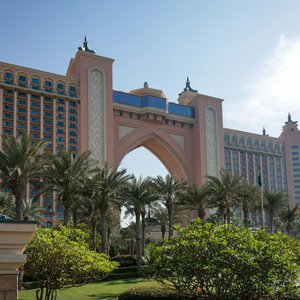 Stunning view of Atlantis The Palm hotel showcasing modern architecture in Dubai.
